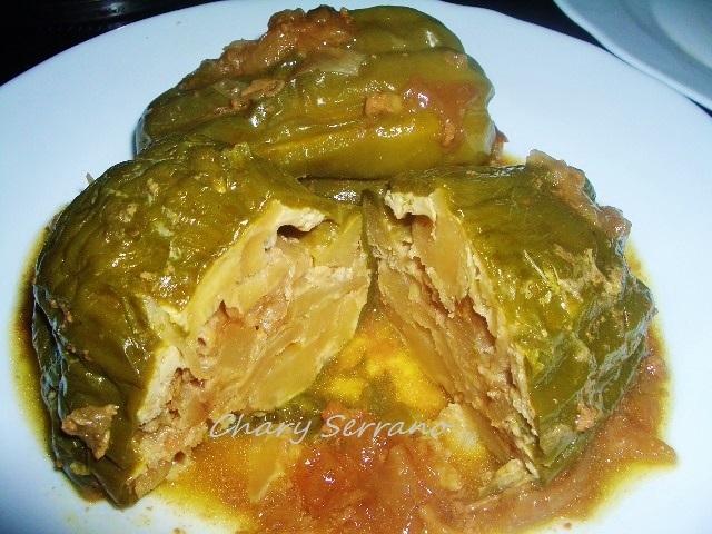 PIMIENTOS EN SALSA, RELLENOS DE TORTILLA DE PATATAS Y CEBOLLA