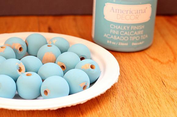 collar-bolas-madera-chalky-03