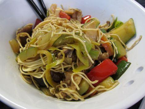 fideos-chow-mein-con-verduras-