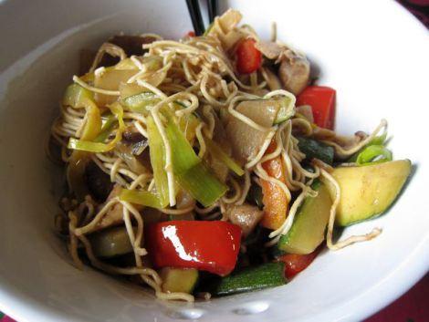 fideos-chow-mein-con-verduras-