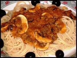 Espaguetis con salsa putanesca 015 Espaguetis con langostinos al ajillo