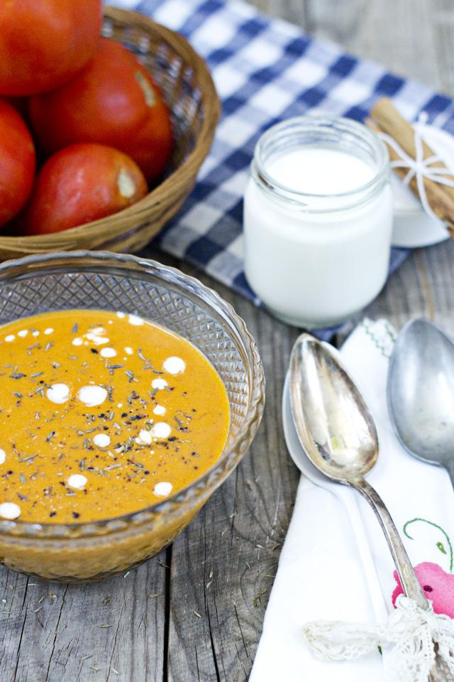 sopa griega de yogur y tomate