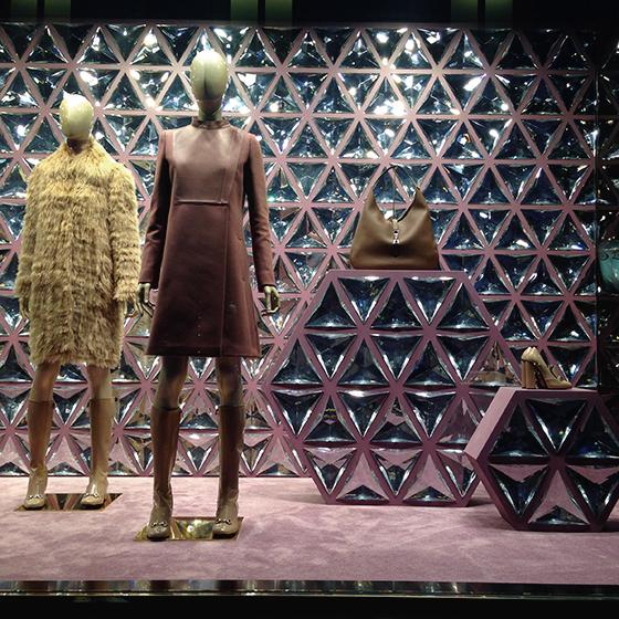 gucci escaparate milan