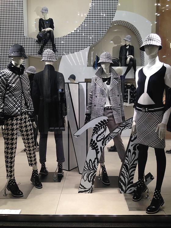 benetton escaparate milan 