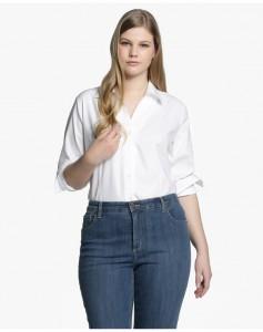 Outfit denim y blusa blanca