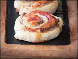 Hamburguesa enrolla miniatura Pizza Riojana, receta casera