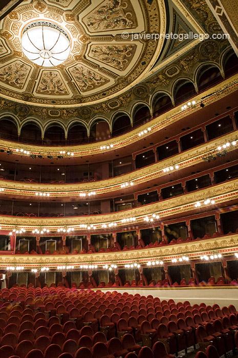 Patio de butacas del teatro Calderón de Valladolid, inaugurado el 29 de septiembre de 1864. Castilla y León. España, 2007 © Javier Prieto Gallego
