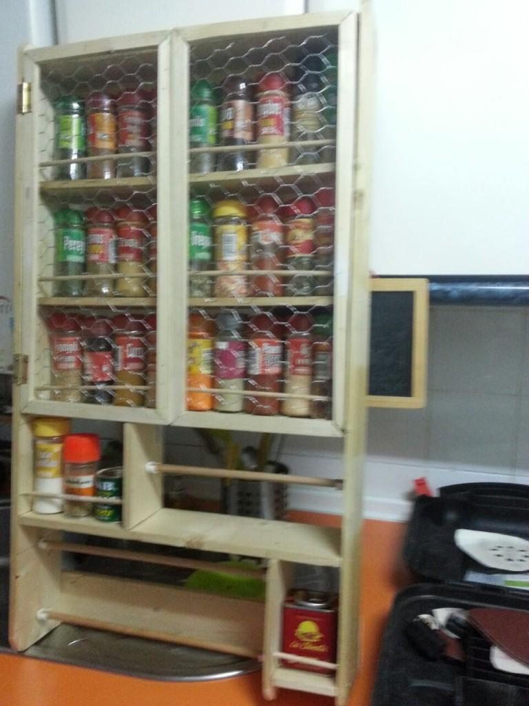 Especiero de madera - Prueba para ver la capacidad