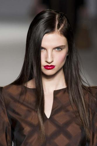 Detalle de trenza en pelo suelto