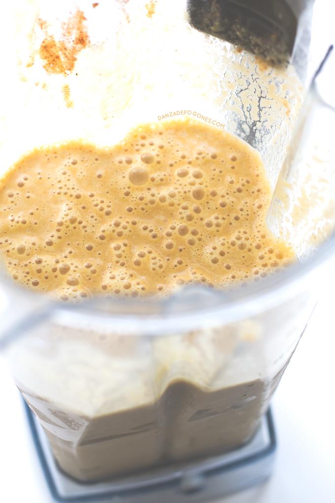 Batido de calabaza. Cuando bebes este batido de calabaza parece que estás comiendo un dulce. Es muy saludable, nutritivo y solo tiene 148 calorías por ración | danzadefogones.com #danzadefogones