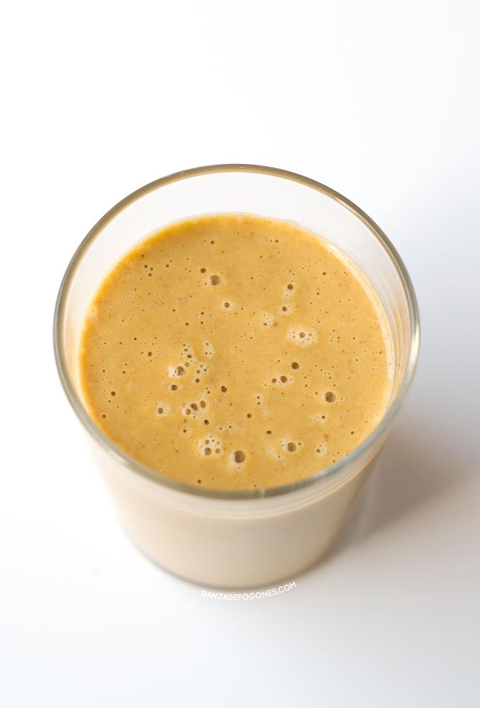 Batido de calabaza. Cuando bebes este batido de calabaza parece que estás comiendo un dulce. Es muy saludable, nutritivo y solo tiene 148 calorías por ración | danzadefogones.com #danzadefogones