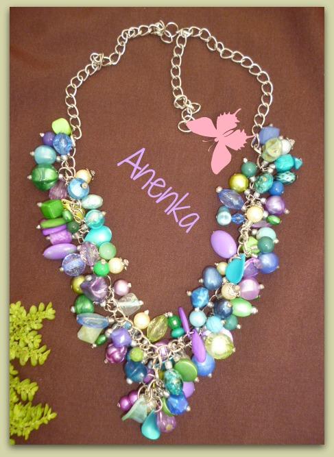 Collar con múltiples colgantes