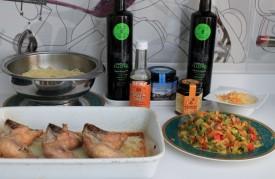 espaguetis con pollo asado en salsa de soja y miel