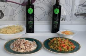 espaguetis con pollo asado en salsa de soja y miel