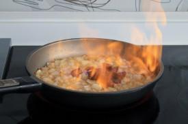 entrecot de ternera a la miel con salsa de ciruelas pasas