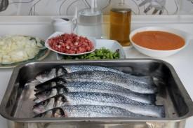 lubina al horno rellena de jamón y espárragos