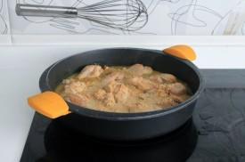 muslos de pollo en majado de azafrán