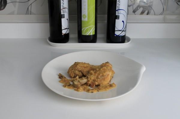 muslos de pollo en majado de azafrán