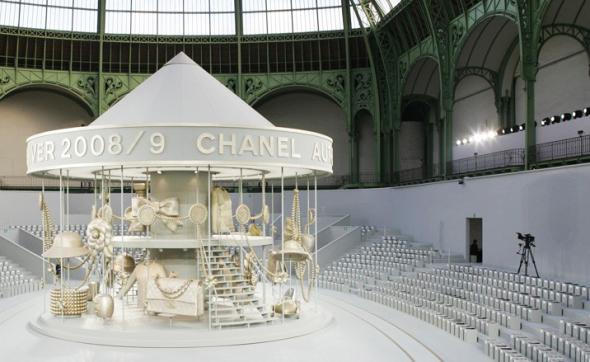 2008 Chanel Fall Winter 2008-2009 carrusel