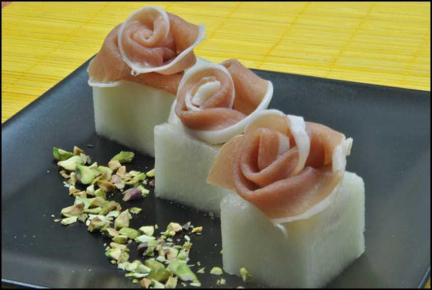 Melon con jamon 585x392 5 Tapas con jamón