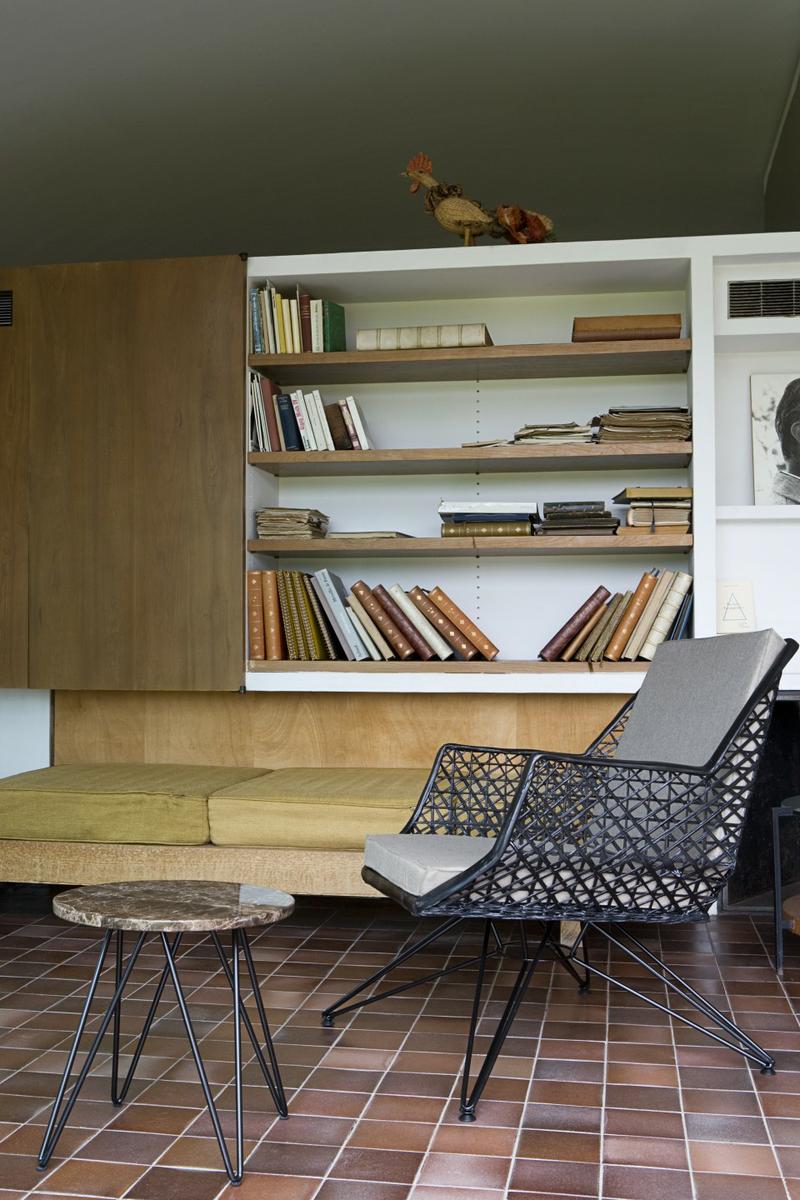 openhouse-barcelona-shop-gallery-lobsters-day-fibergalss-furniture-design-inside-outdoor-vic-albert-garcia-andrew-trotter-mari-luz-vidal-la-ricarda-architecture-17