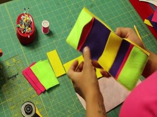 diy monederos de fieltro