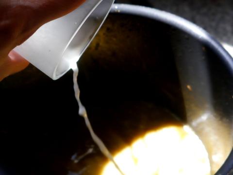 Cómo espesar una salsa con maicena