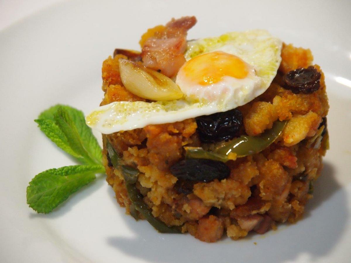 migas panceta pimiento ajos tiernos