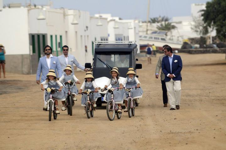 LANZAROTE/02-11-13/ Boda de famosos en La Graciosa.