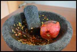 Salsa de molcajete y totopos 003 Salsa de molcajete y totopos