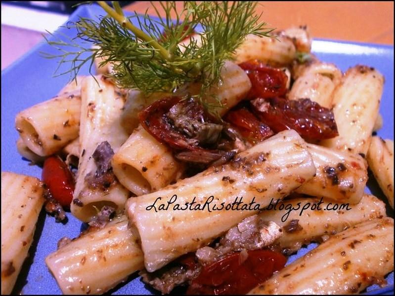 Pasta sardine e pomodorini confit5 Copiar 5 recetas sencillas de pasta