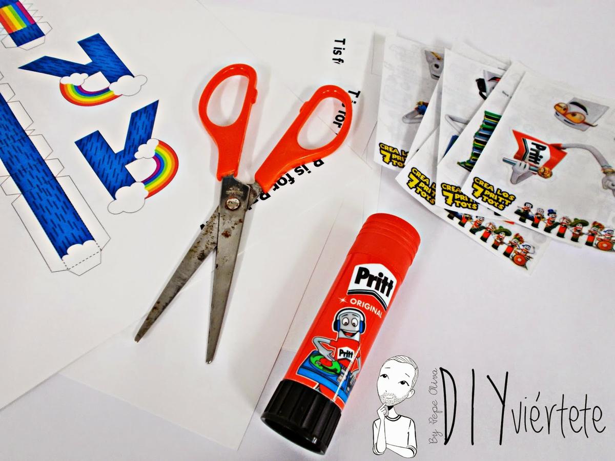 DIY-manualidades-pegamento-adhesivo-barra-Pritt-papertoy-recortables-2
