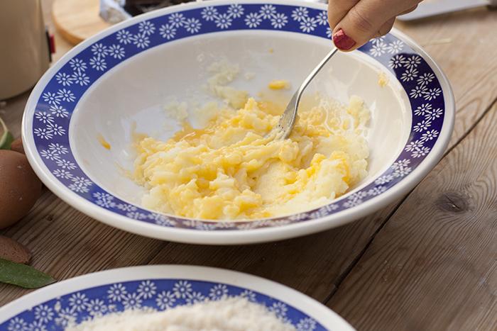 la-cuchara-azul-panellets_patata-yema