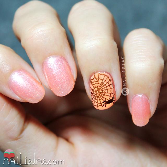 Uñas decoradas con tela de araña Halloween