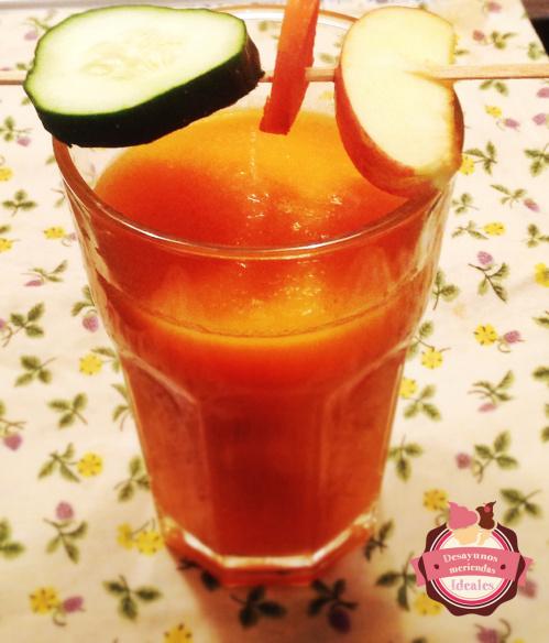 zumo de pepino, zanahoria y manzana