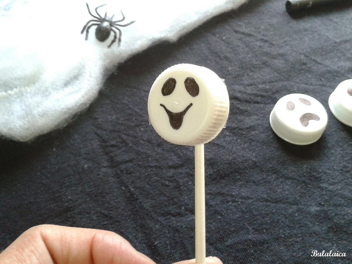 Fantasmas con materiales reciclados