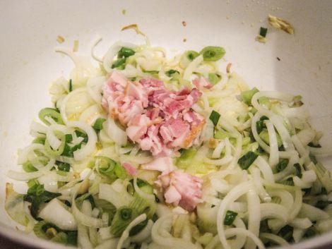 col-guisada-con-bacon-