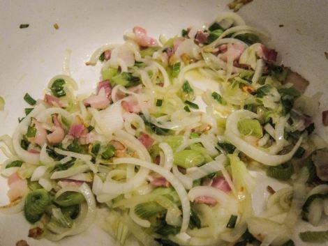 col-guisada-con-bacon-