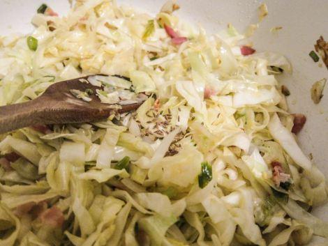 col-guisada-con-bacon-