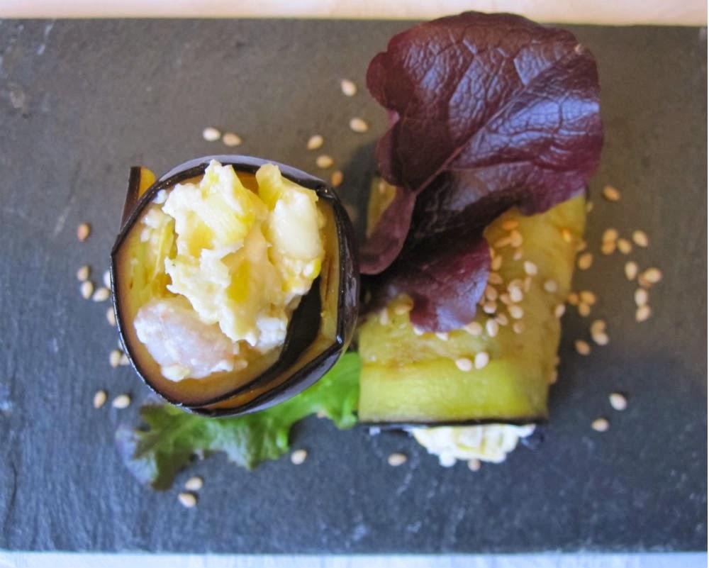 ROLLITOS DE BERENJENA CON QUESO Y GAMBAS