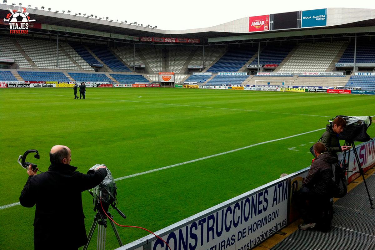 MendizorrozaAlavésVitoria-Césped-ViajesFutboleros