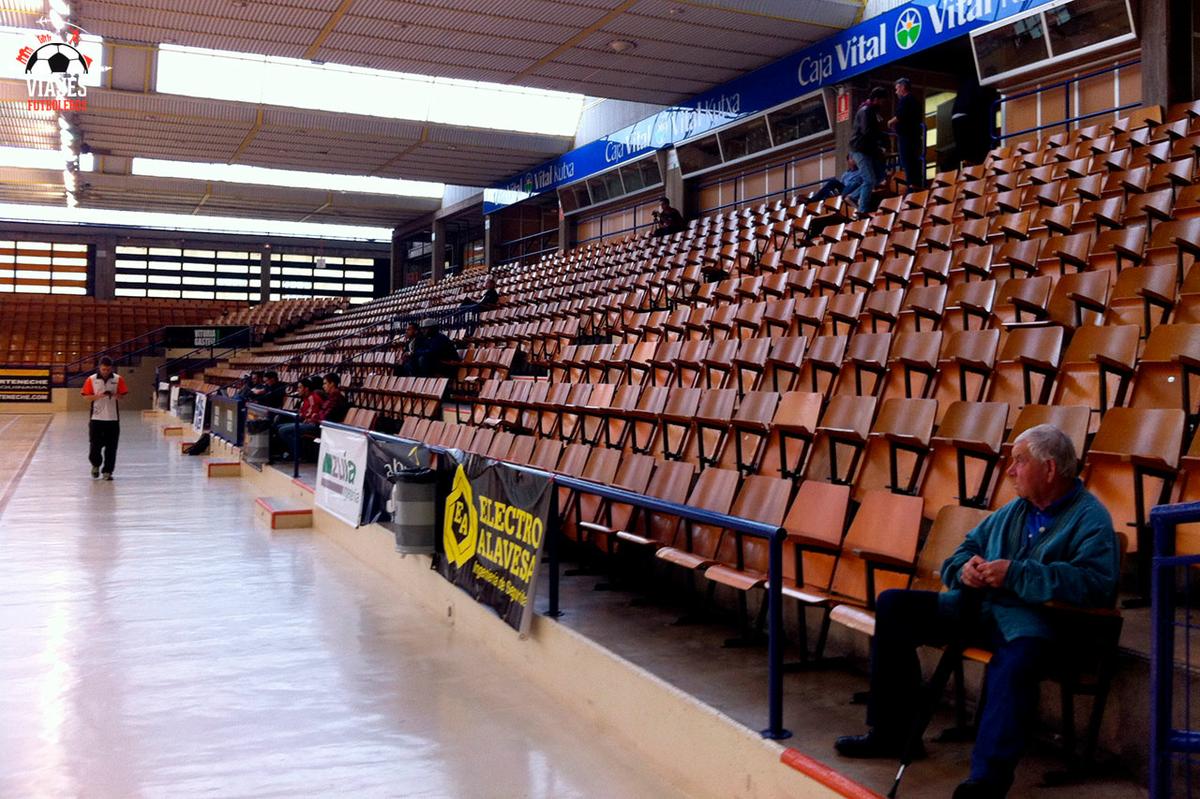 MendizorrozaAlavésVitoria-PabellónBaloncestoGradas-ViajesFutboleros