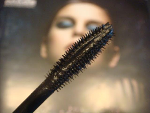 Goupillón de la máscara Extrabold de la colección Mystic Legend de Cazcarra Ten Image