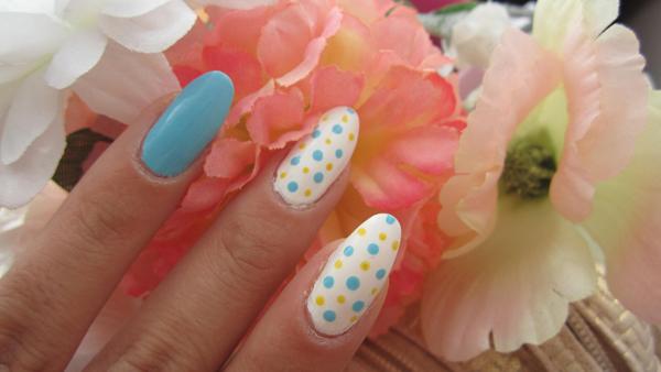 Idea para manicura fácil con puntos