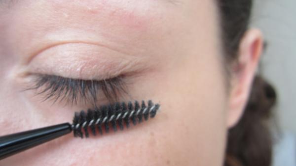 Pestañas largas y perfectas: cómo cuidarlas