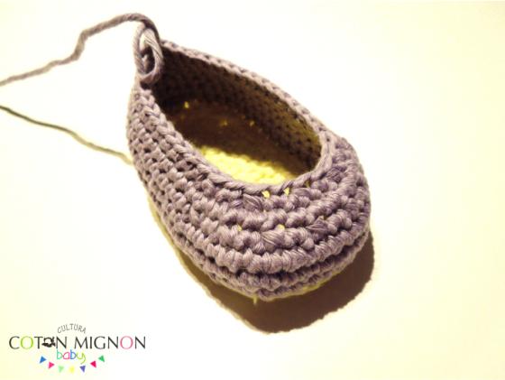 tutorial cuarto paso zapatitos grises suela amarilla