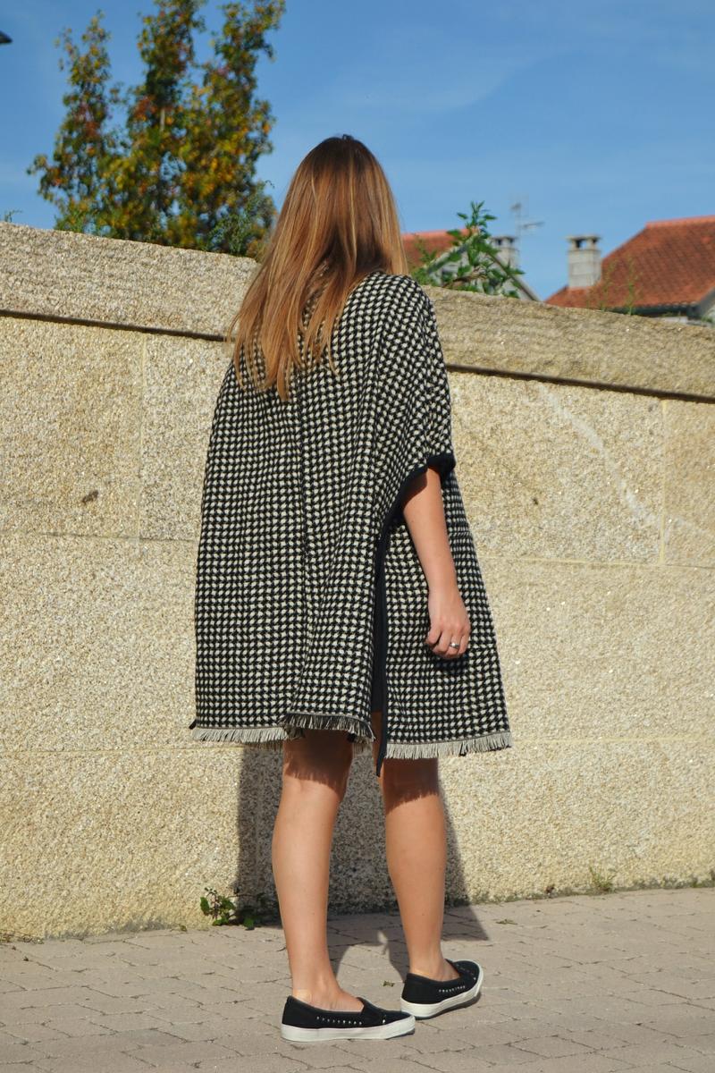 whitedahlia_black&white-cape (6)