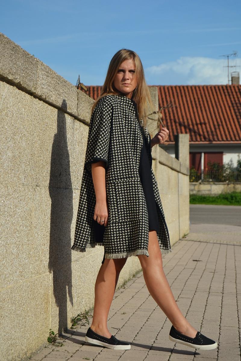 whitedahlia_black&white-cape (15)