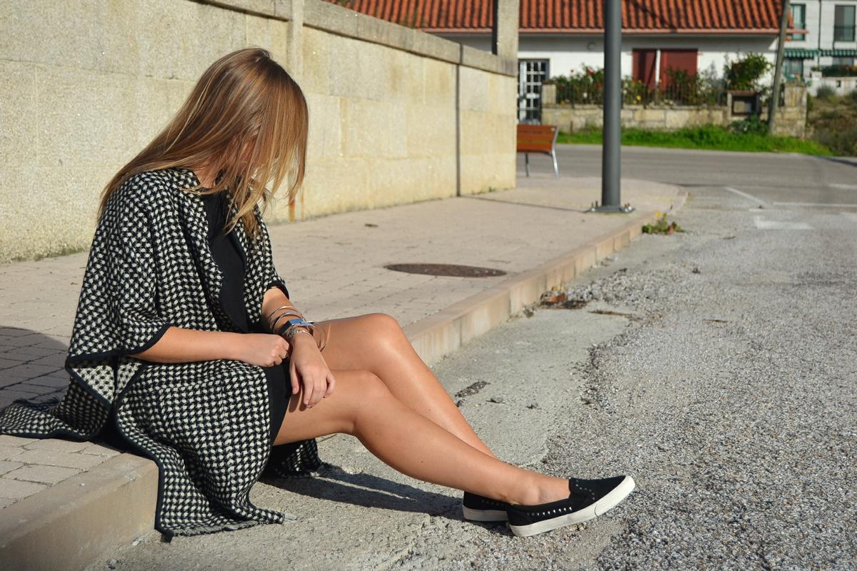 whitedahlia_black&white-cape (19)