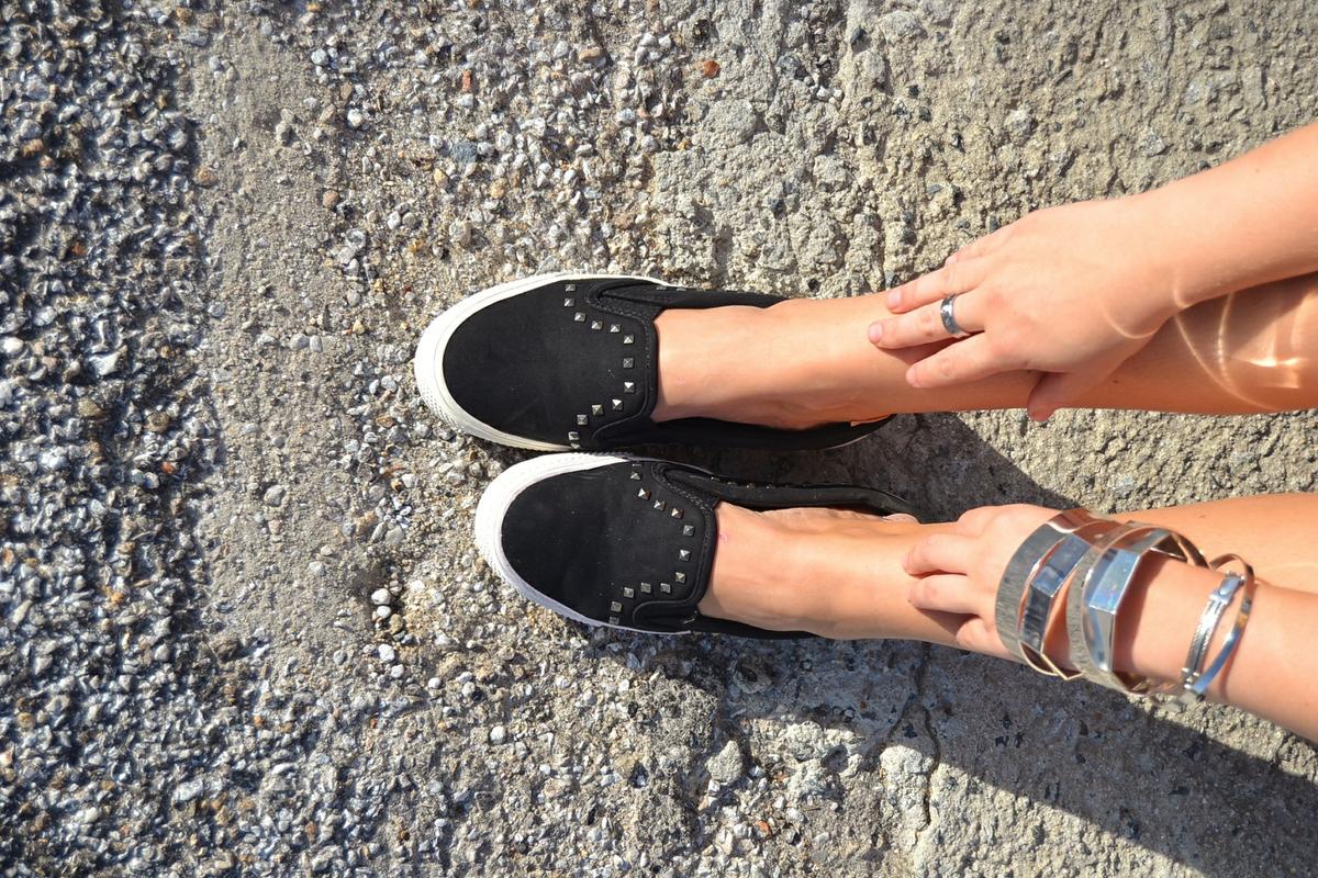 whitedahlia_black&white-cape (22)